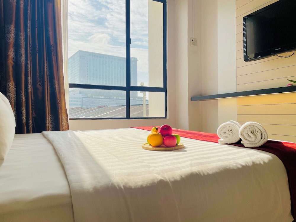La Boss Hotel 11/56