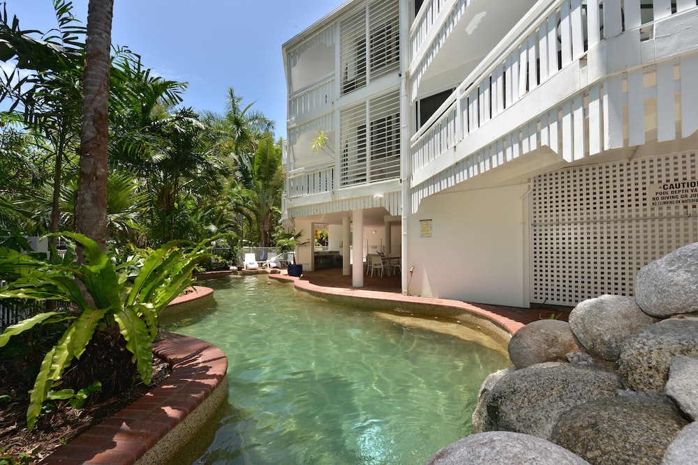 Apartments At the White House Port Douglas 57/65