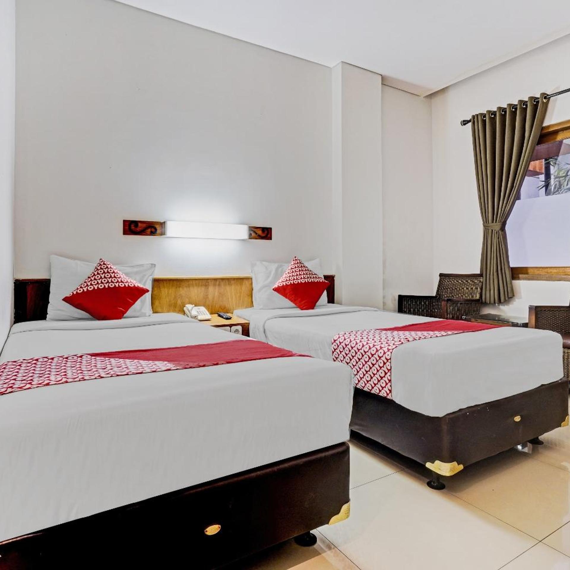 DELUXE, TWIN BEDS