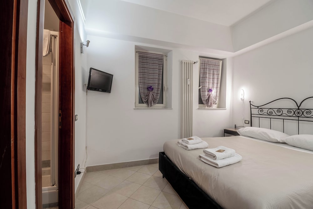 1 BEDROOM, APARTMENT, CITY VIEW