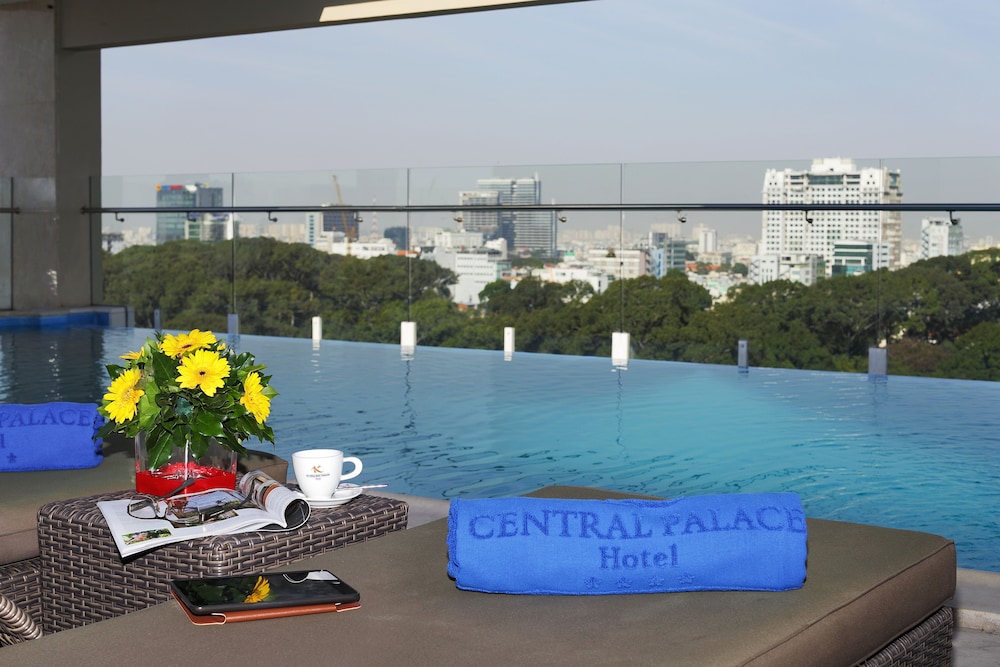 Central Palace Hotel 33/58