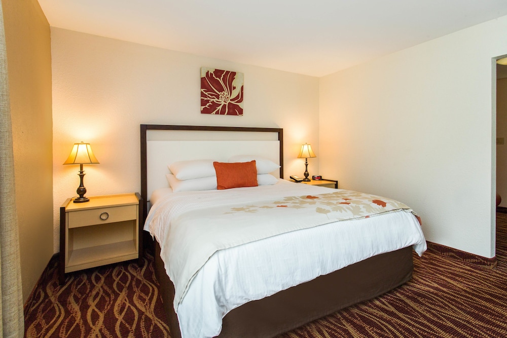 HAWTHORN SUITES BY WYNDHAM ALLENTOWN-FOGELSVILLE 10/46
