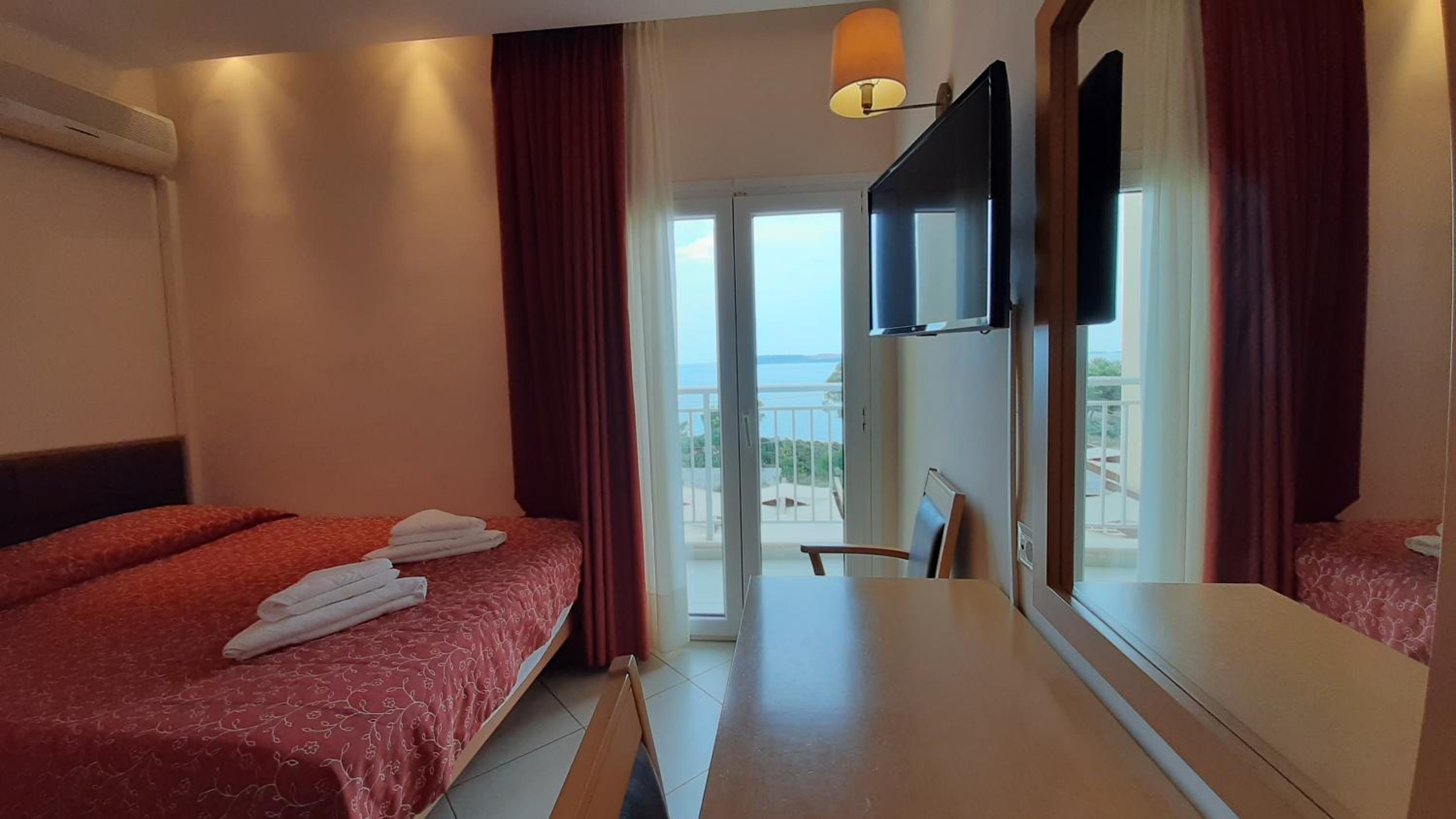ROOM, DOUBLE BED, SEA VIEW
