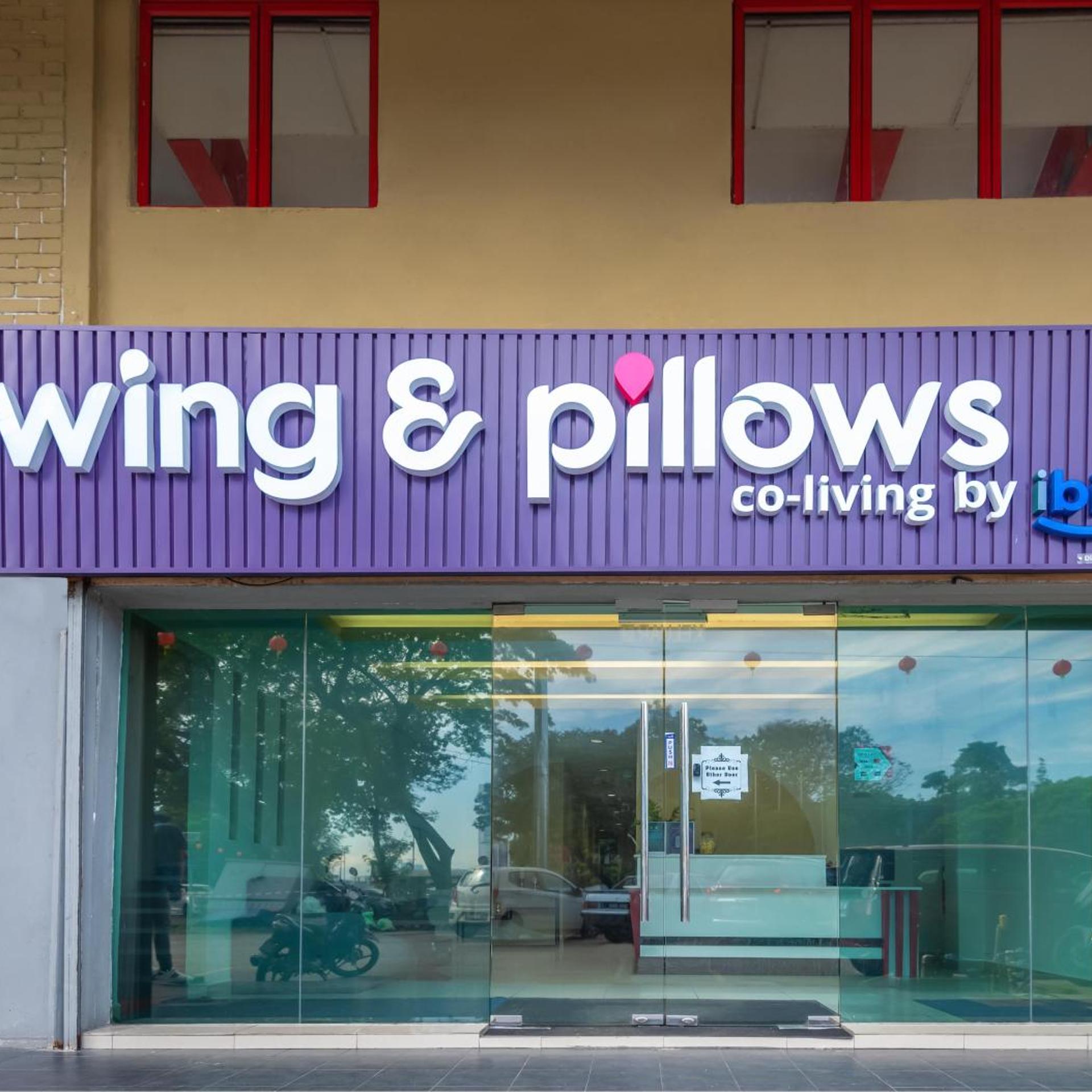 Swing and Pillows at PJ SS2 in PETALING JAYA