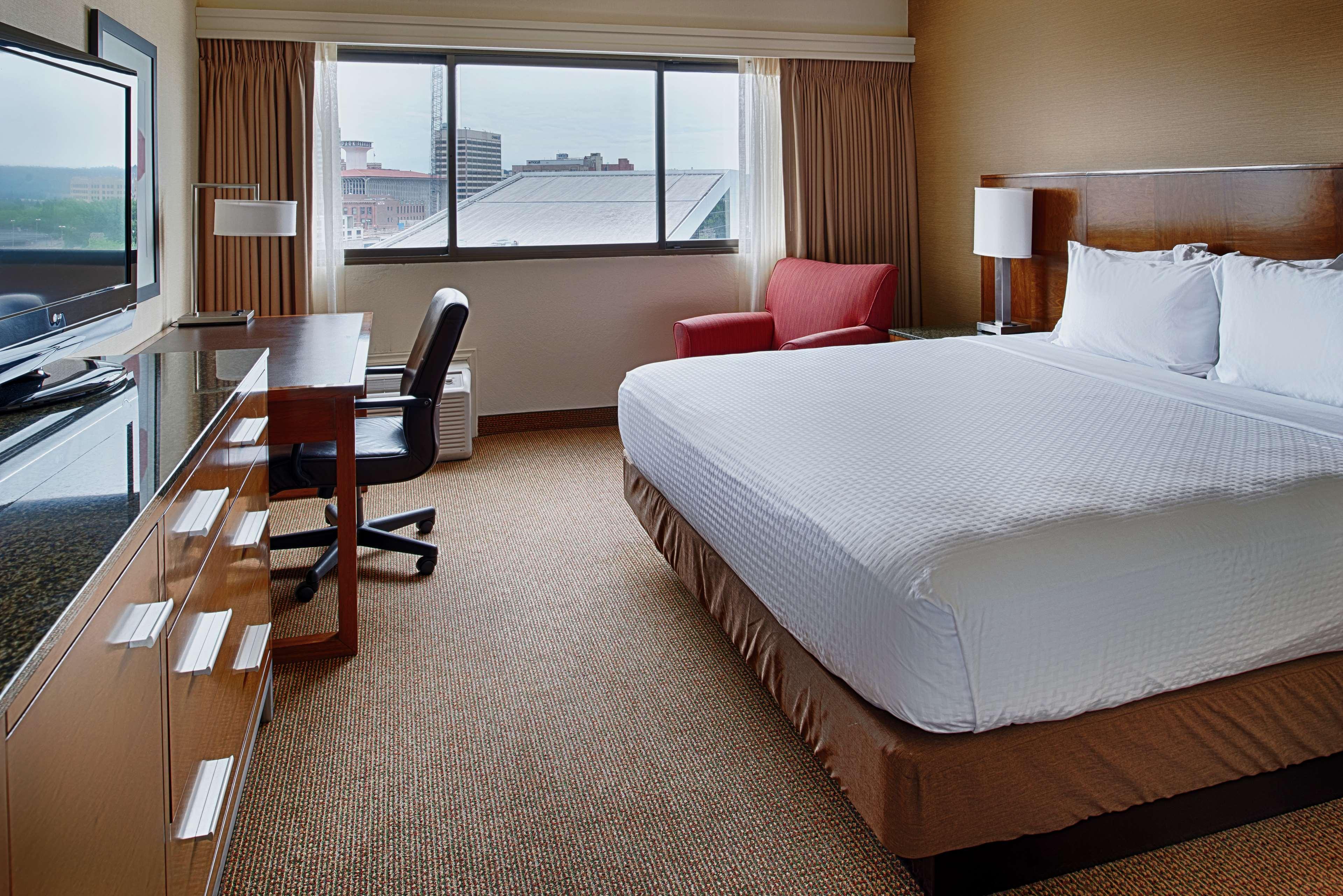 Room, King Bed, River View, High Floor