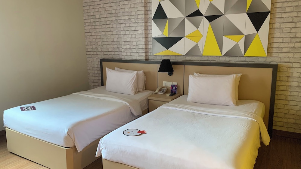 Sunshine, Twin Beds