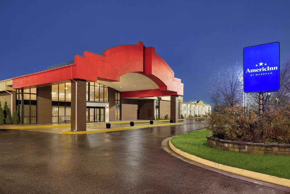AmericInn by Wyndham Grand Rapids Airport North 56/62