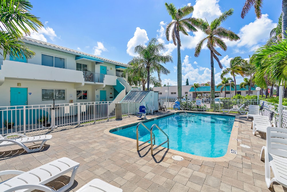 Hollywood Beachside Boutique Suites 6/46