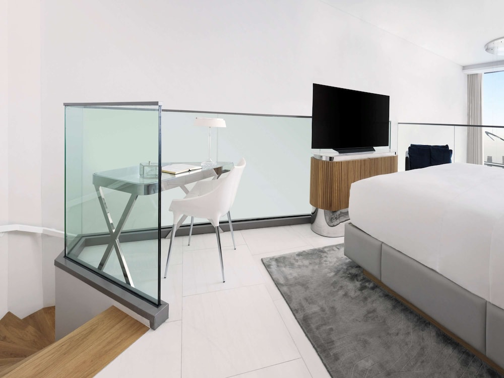 SLS Dubai Hotel and Residences 20/75