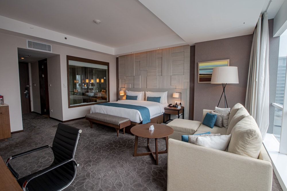 Crowne Plaza Bandung 45/75