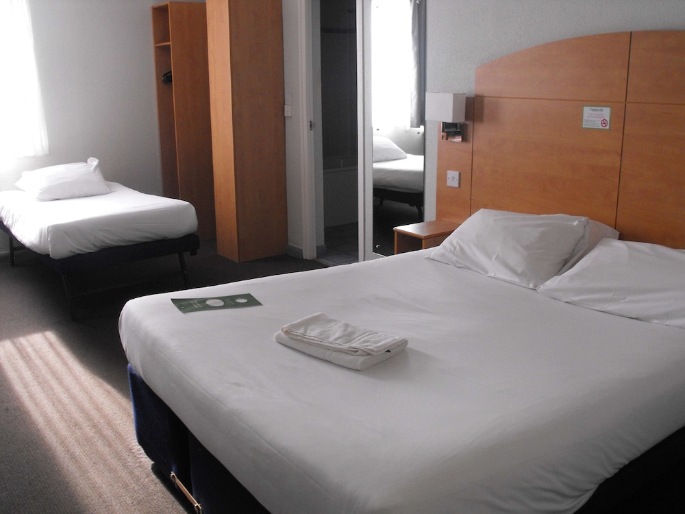 Travelodge Liverpool Central Queens Dock and Arena 5/27