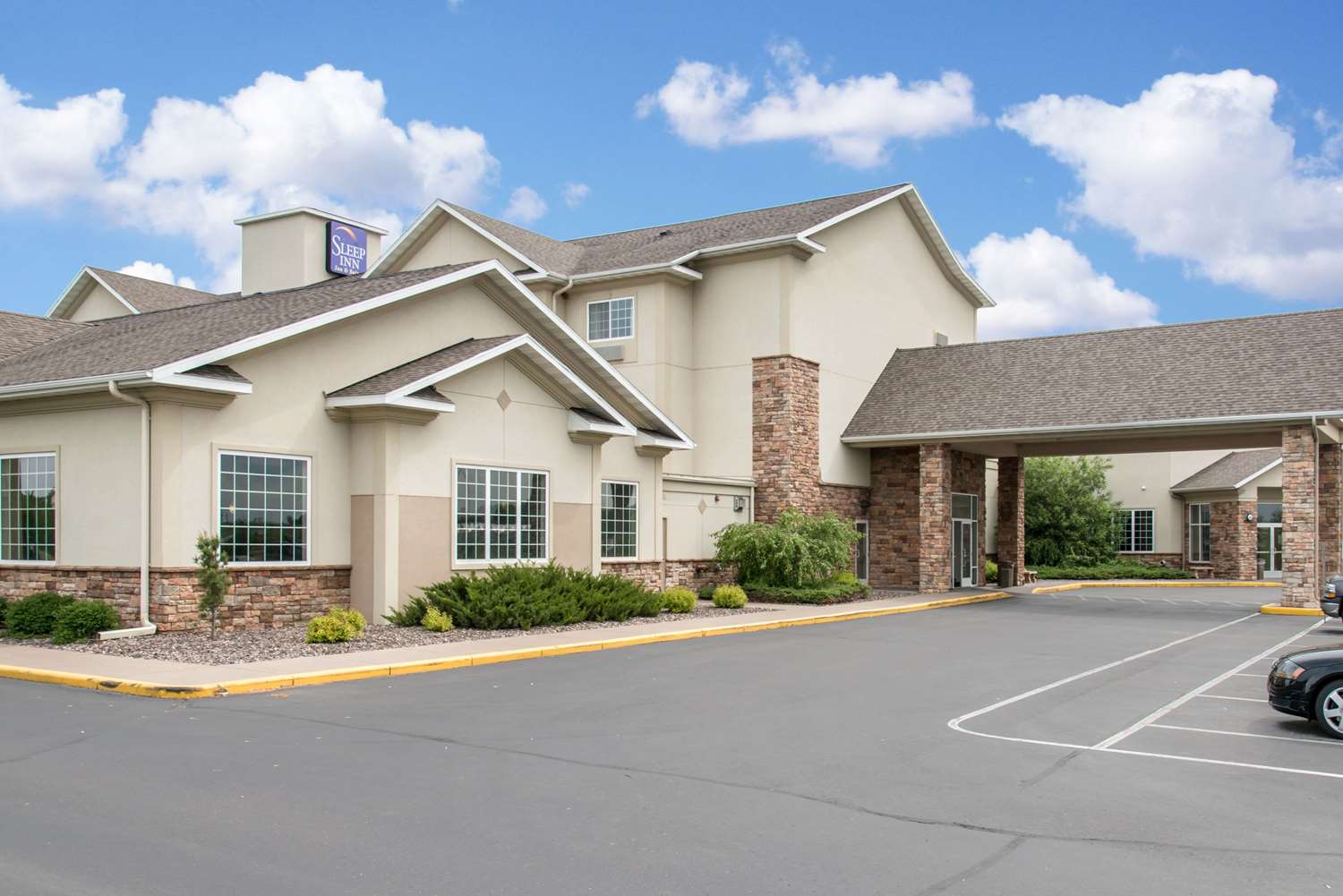 Sleep Inn & Suites Conference Center Eau Claire North 22/22