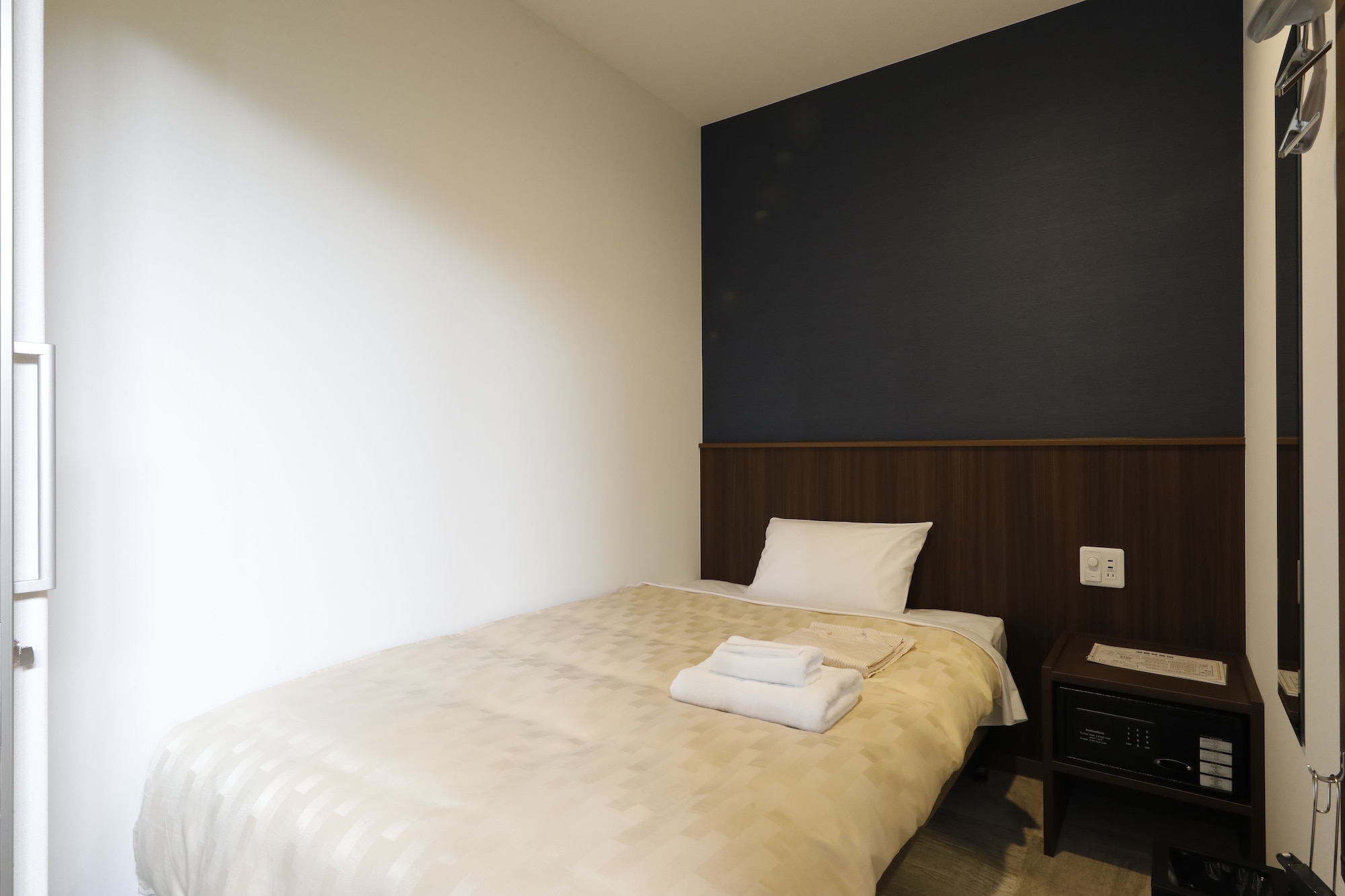 MALE DORM, SINGLE