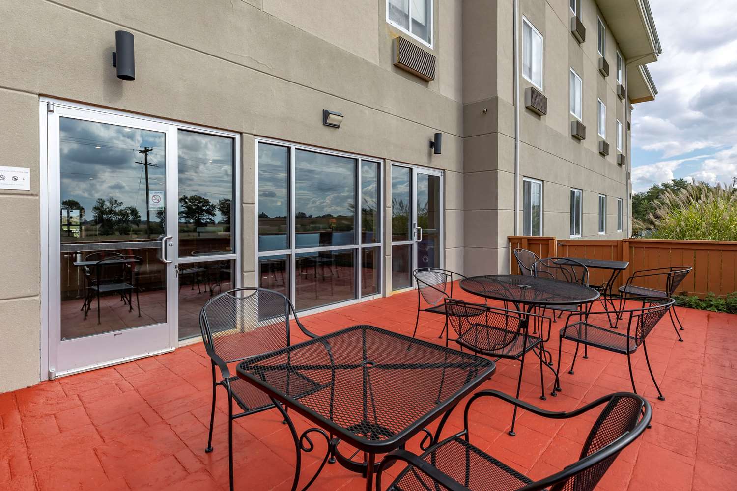 Comfort Inn & Suites Greenville I-70 22/34