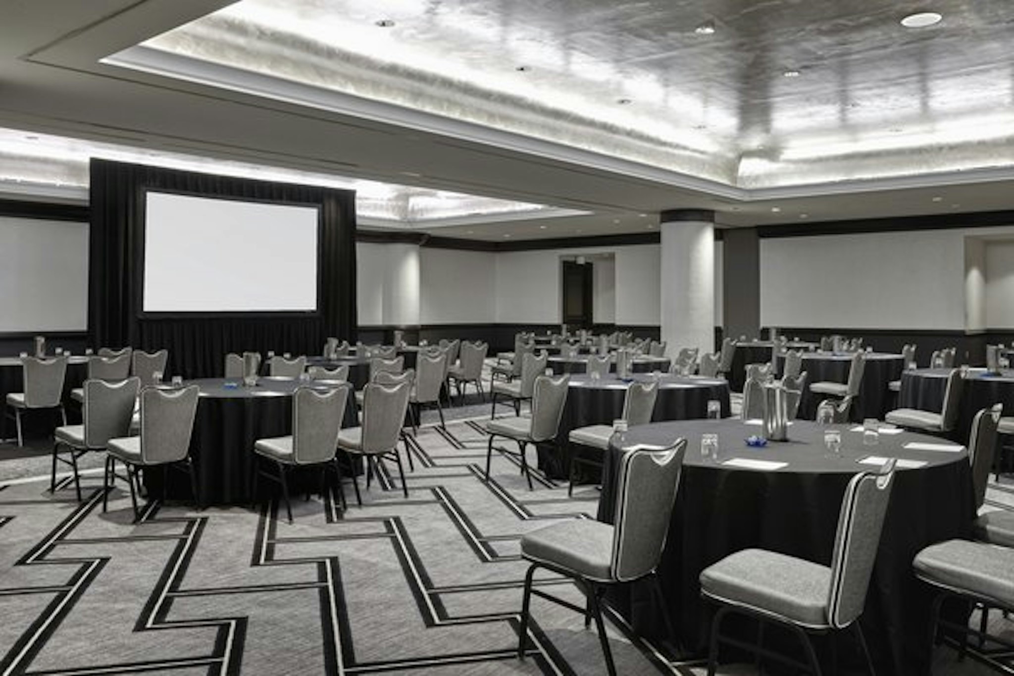 Loews Miami Beach Hotel – South Beach 65/78
