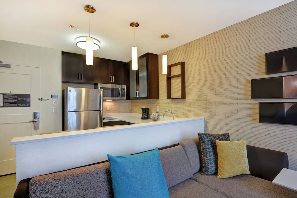 RESIDENCE INN JACKSON THE DISTRICT AT EASTOVER 36/63
