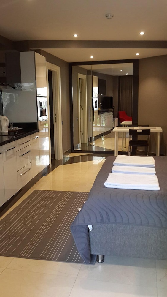 Bmk Suites And Apartments 28/50