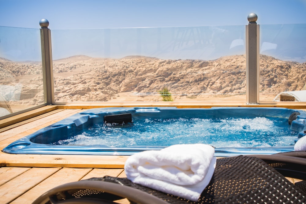 Petra Bubble Luxotel 32/32