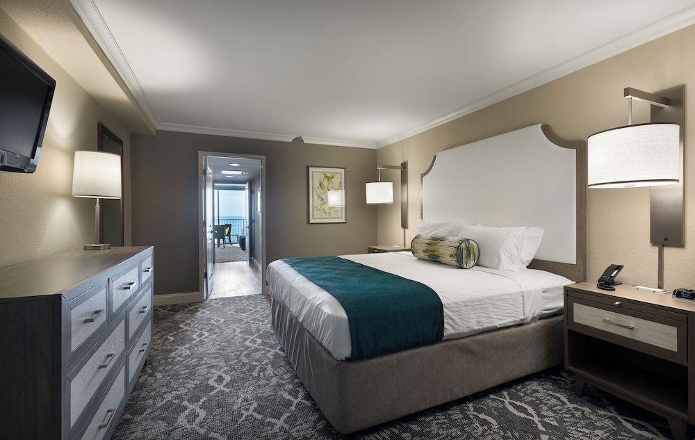 1 Bedroom, Palm, Suite, King Bed, Murphy Bed, Ocean Front