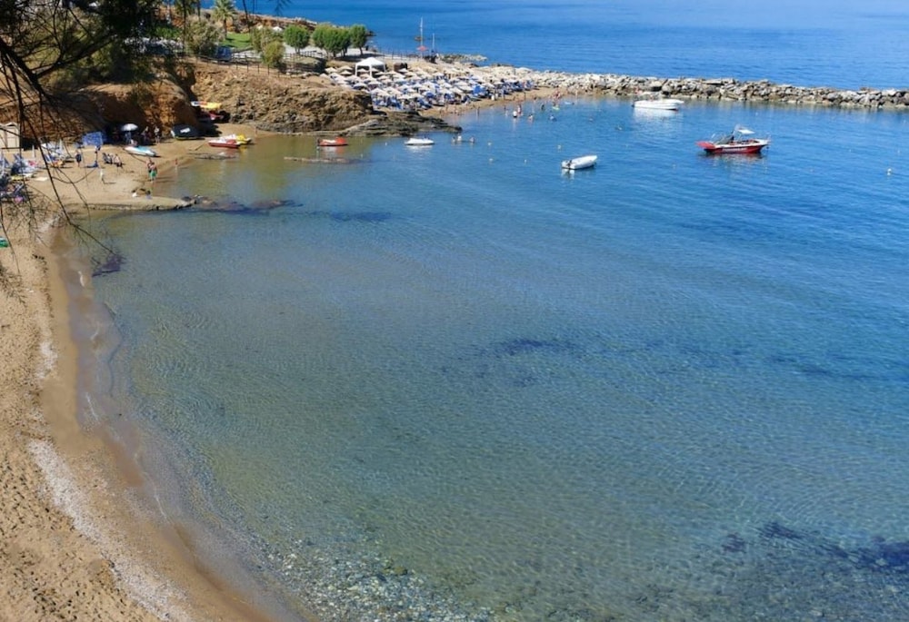 Panormo Beach Hotel 26/32