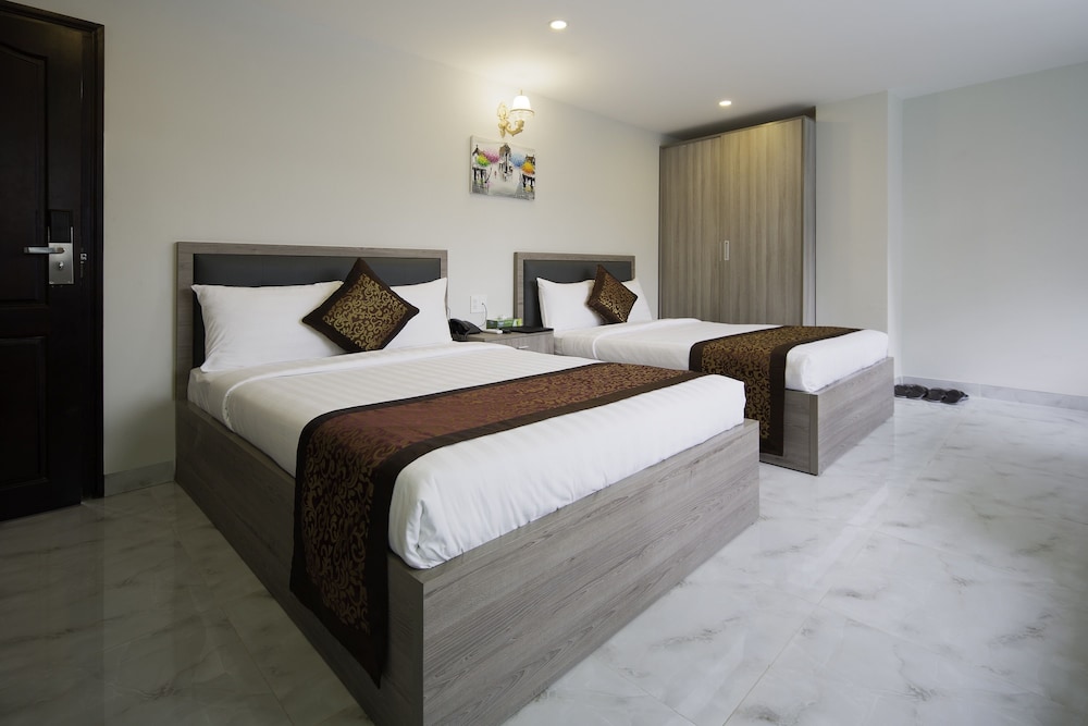 Green Star Hotel 25/64