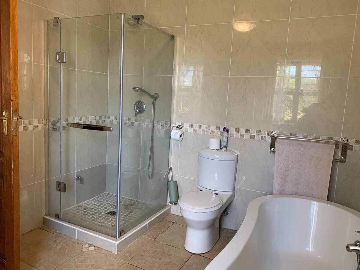 Mountain Rose Boutique Hotel 48/50