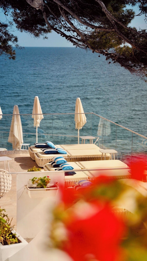 Hotel La Calanque 25/37