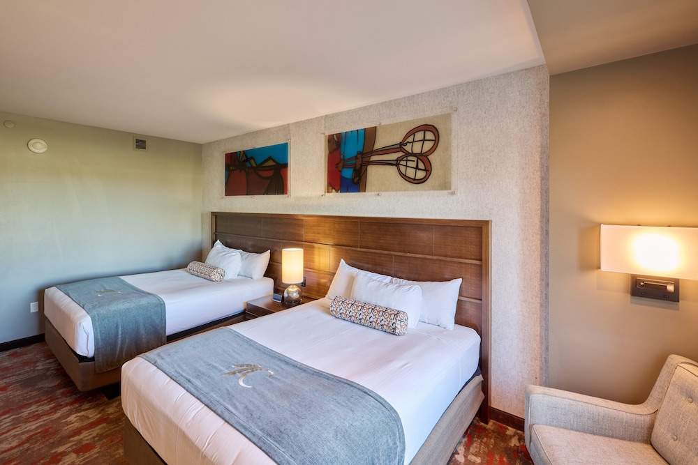 Deluxe, 2 Queen Beds, West Tower