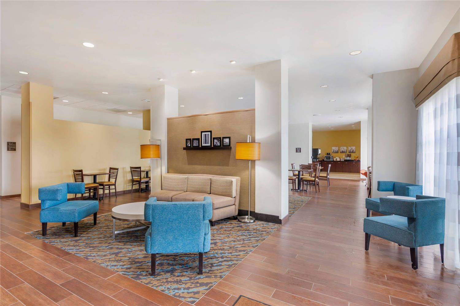 Sleep Inn & Suites Devils Lake, ND 35/42