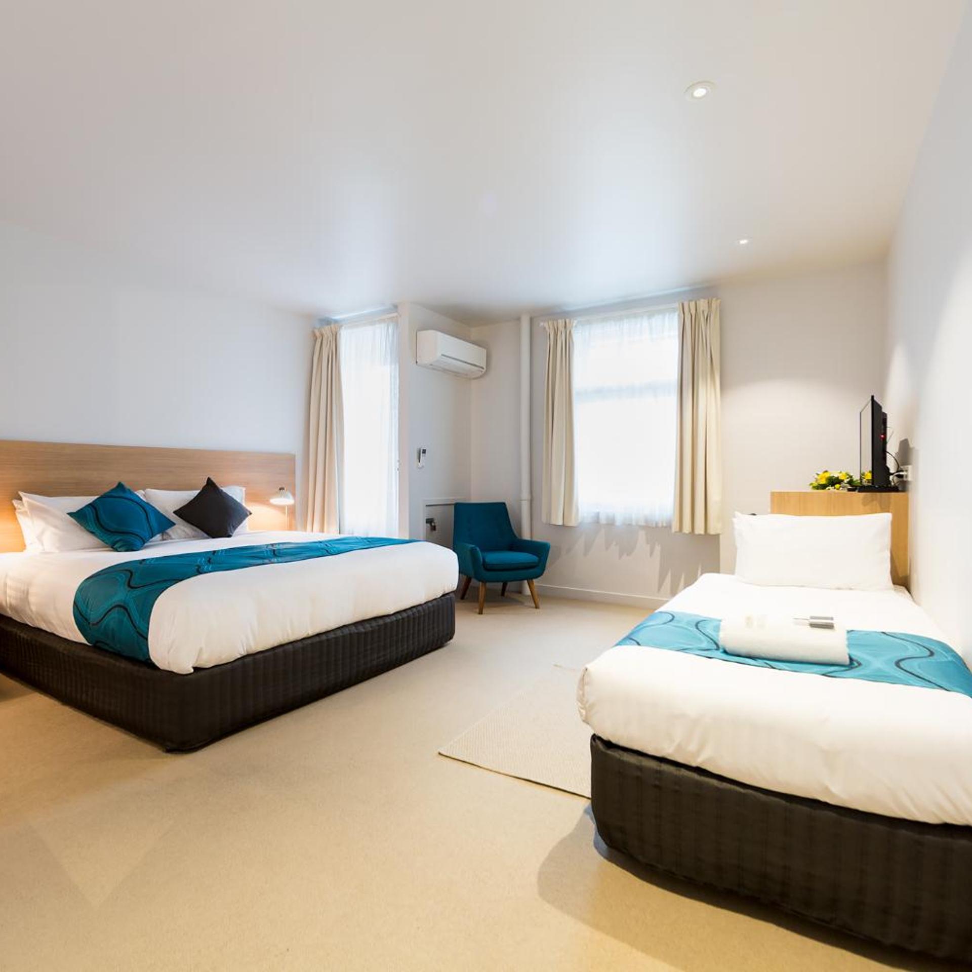 Room, Twin Beds, Water Front