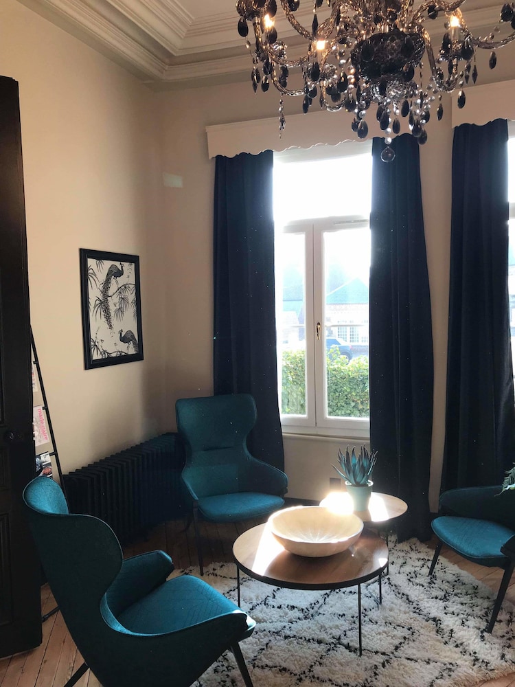 La Villa 10 31/50