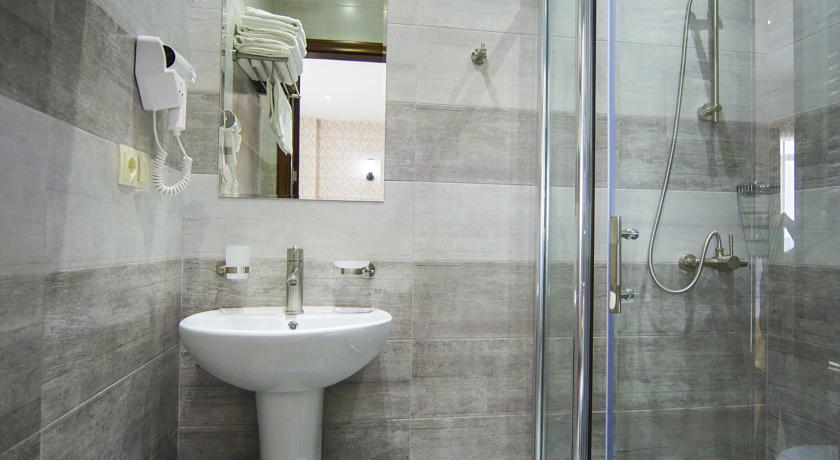 Standard Double Room 2/2