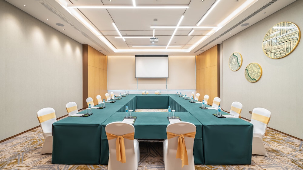 HOLIDAY INN Tongren Wanshan 40/48