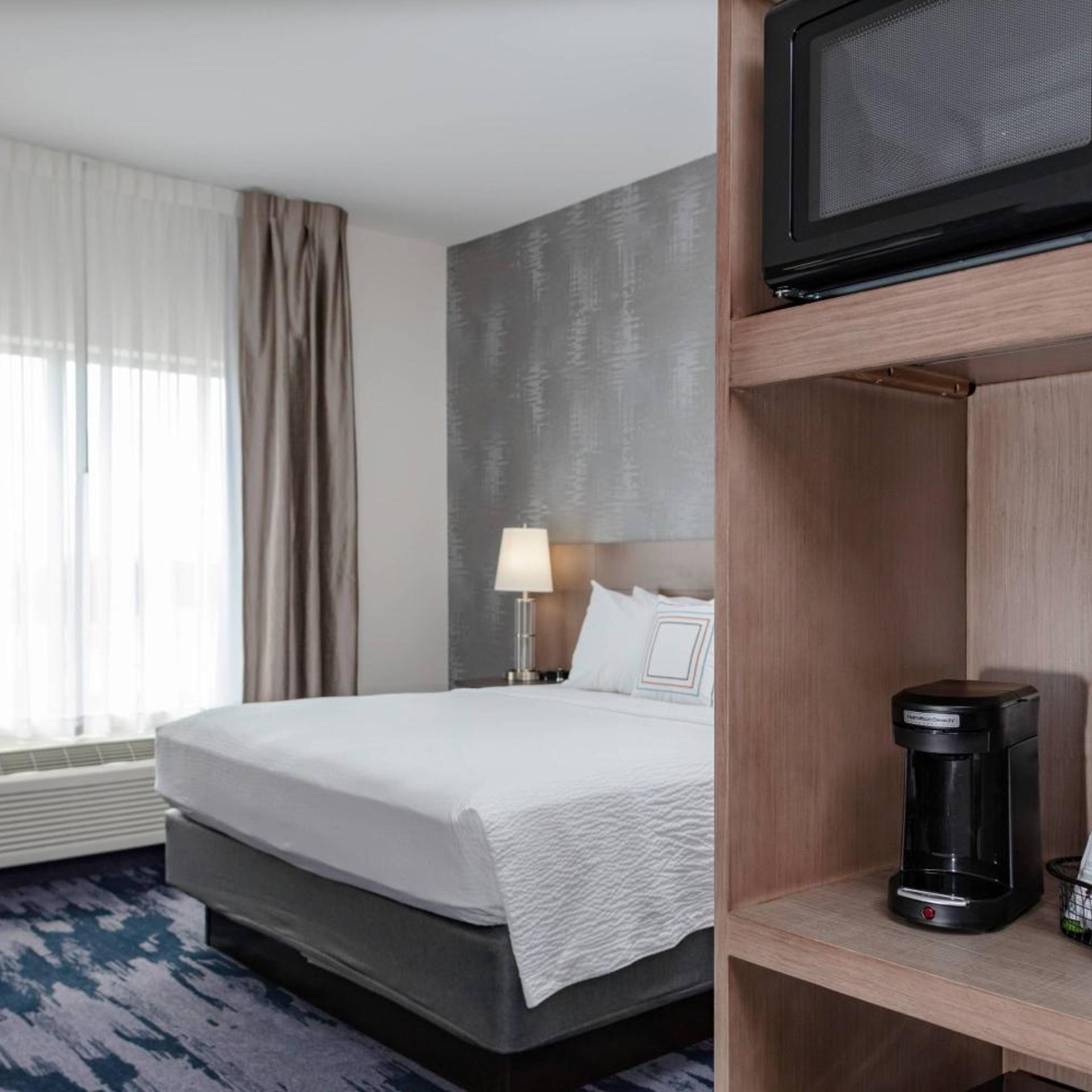 Room, King Bed, Bathtub, Accessible