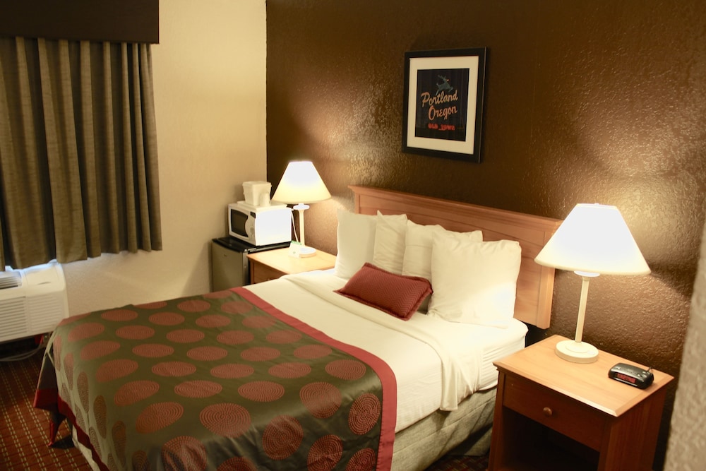 Ramada By Wyndham Portland 9/35