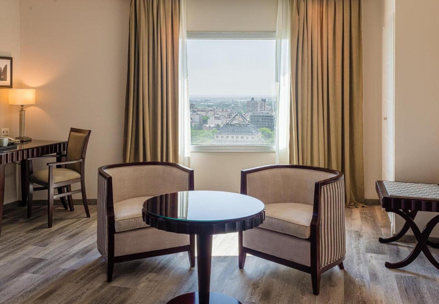Diplomatic Hotel 18/22