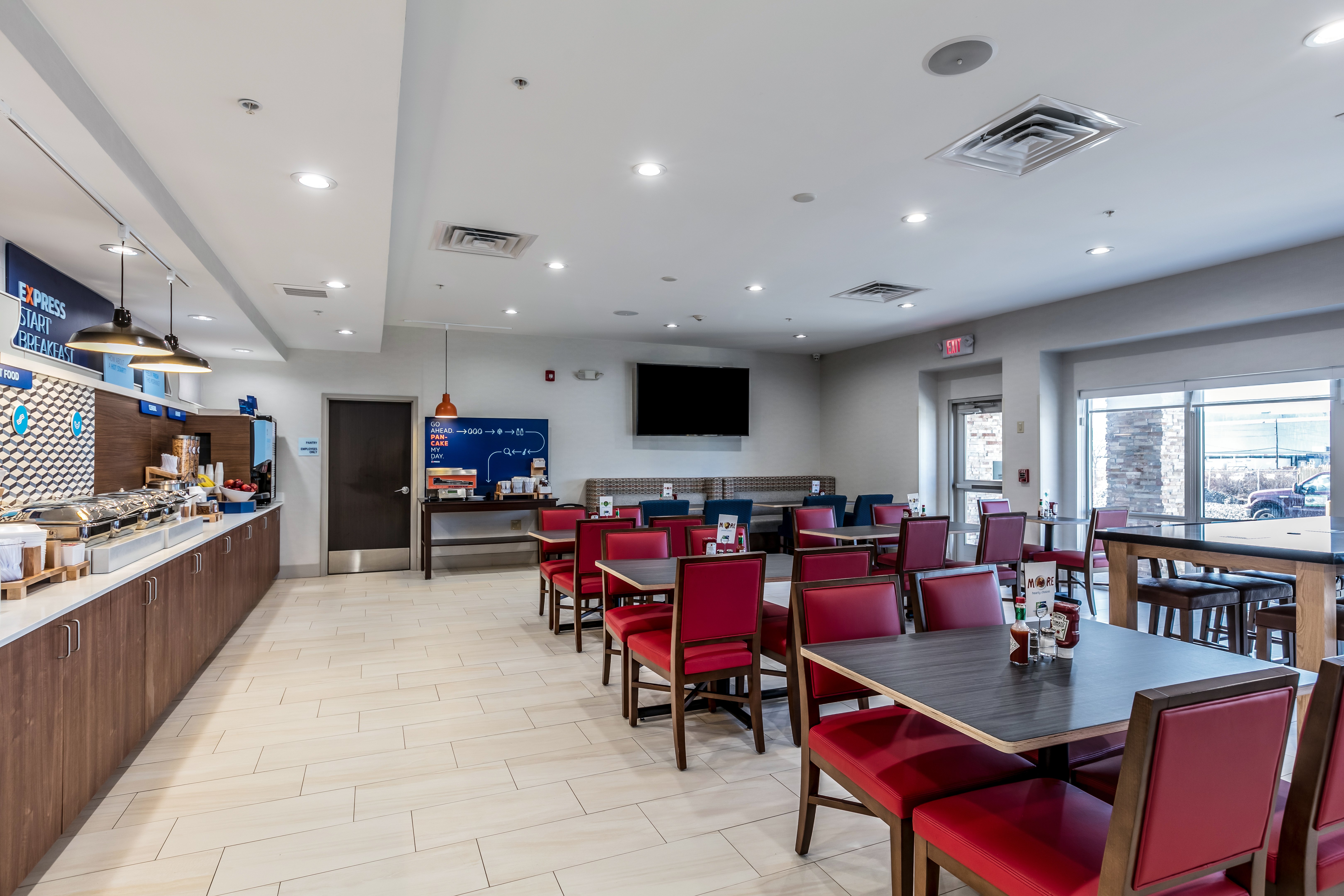 Holiday Inn Express Suites Jersey City North Hoboken 34/39
