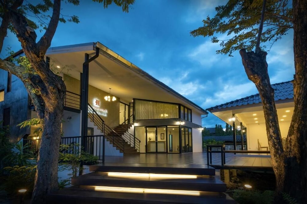 Stay With Hug Poshtel & Activities 2/37