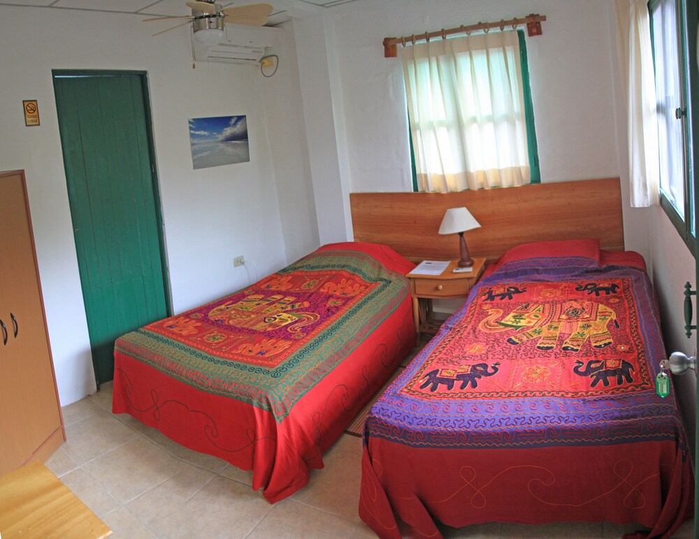 Galapagos Chalet 12/57