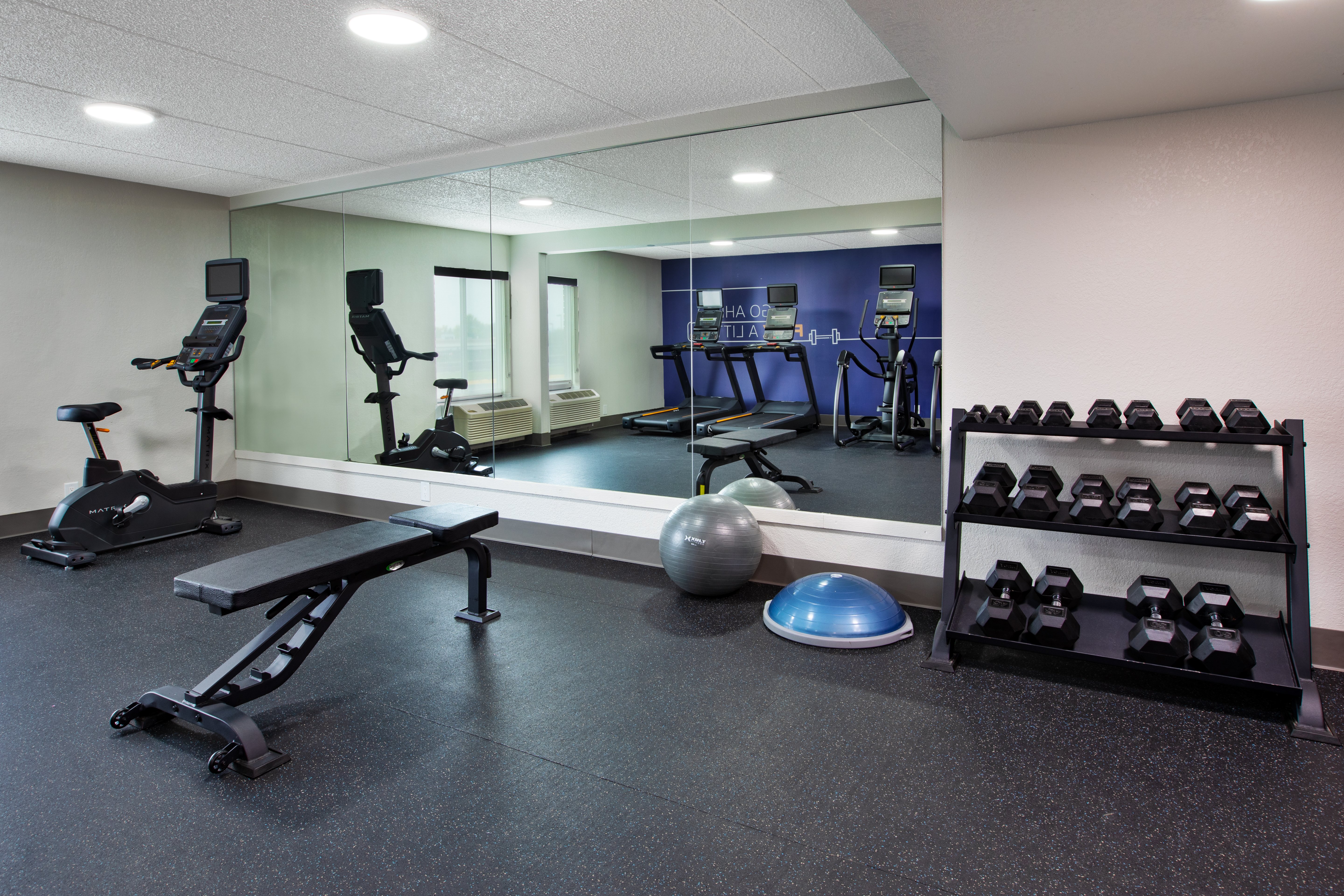 Holiday Inn Express And Suite Eden Prairie Minneapolis 34/57