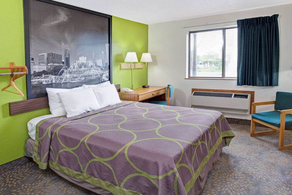 Super 8 by Wyndham Mokena/Frankfort /I-80 6/27