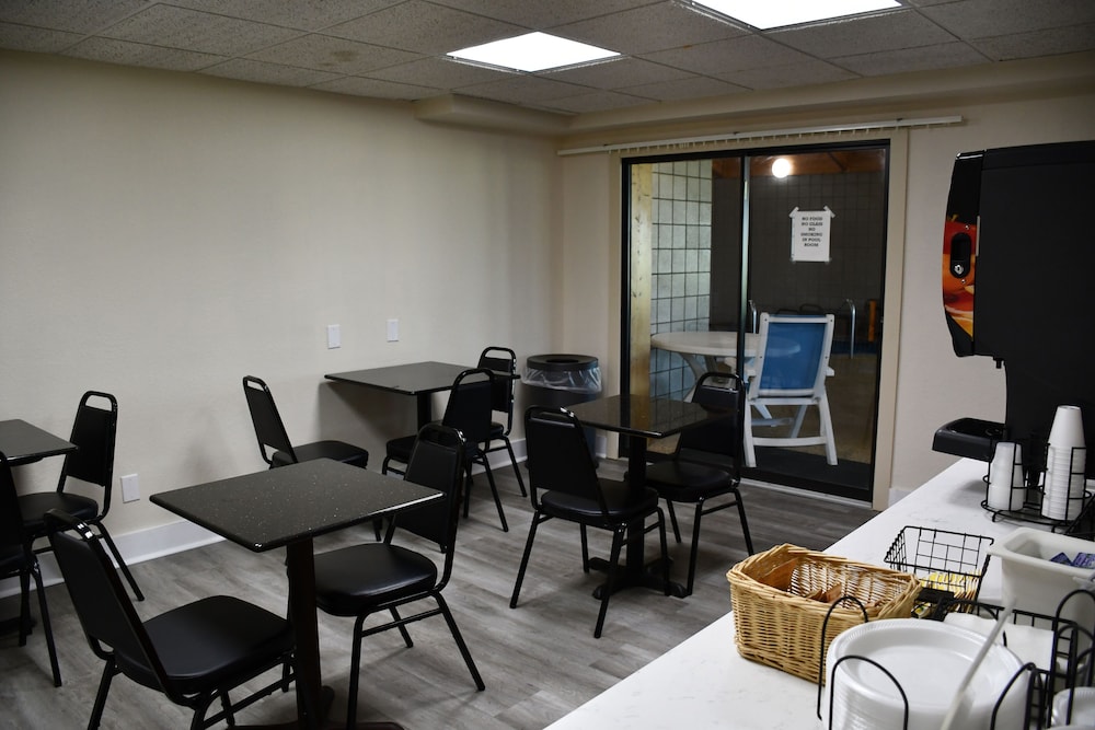 Stillwater Inn Suites 36/50