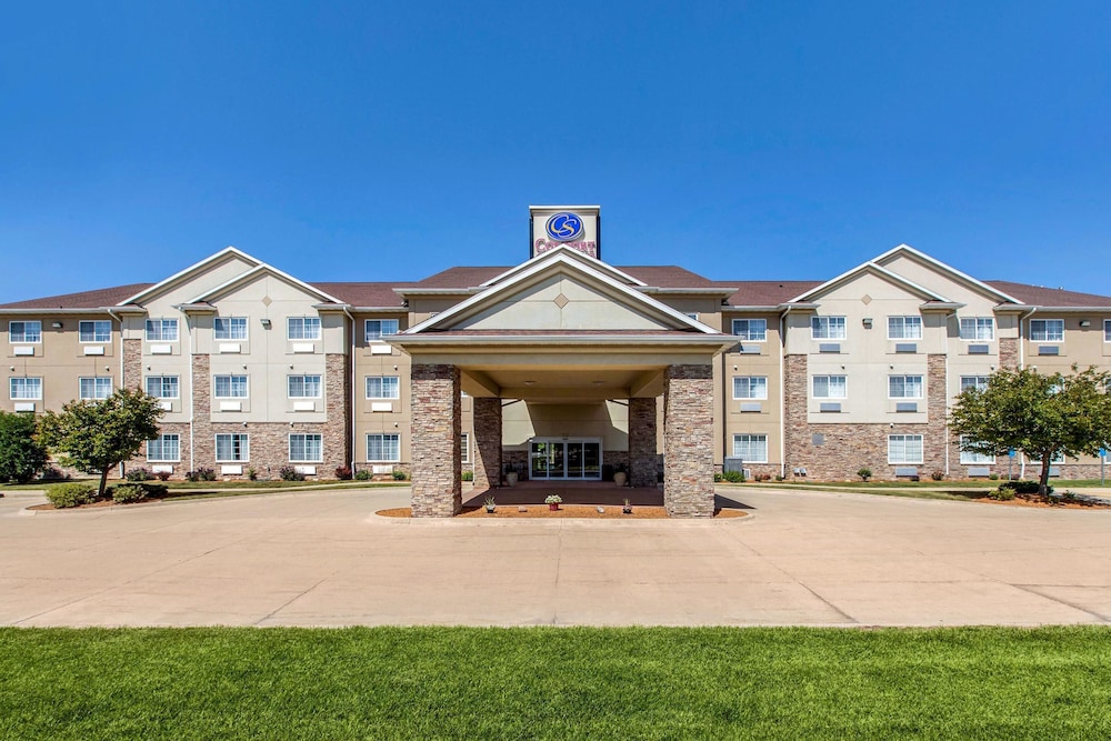 Comfort Suites Cedar Falls Industrial Park 6/34