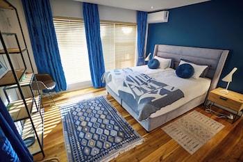 2 Bedrooms, Deluxe, King Bed, 2 Bunk Beds
