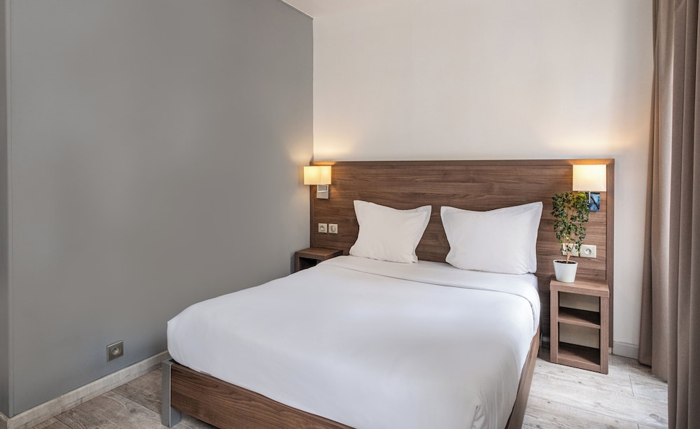 Hotel La Perle Montparnasse 6/33