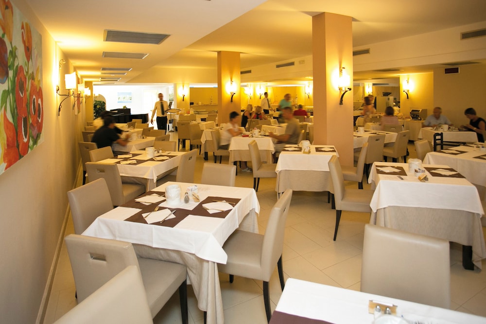 Hotel Tropis 55/70