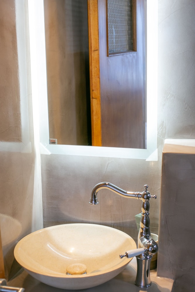 Stelios Rooms 59/59