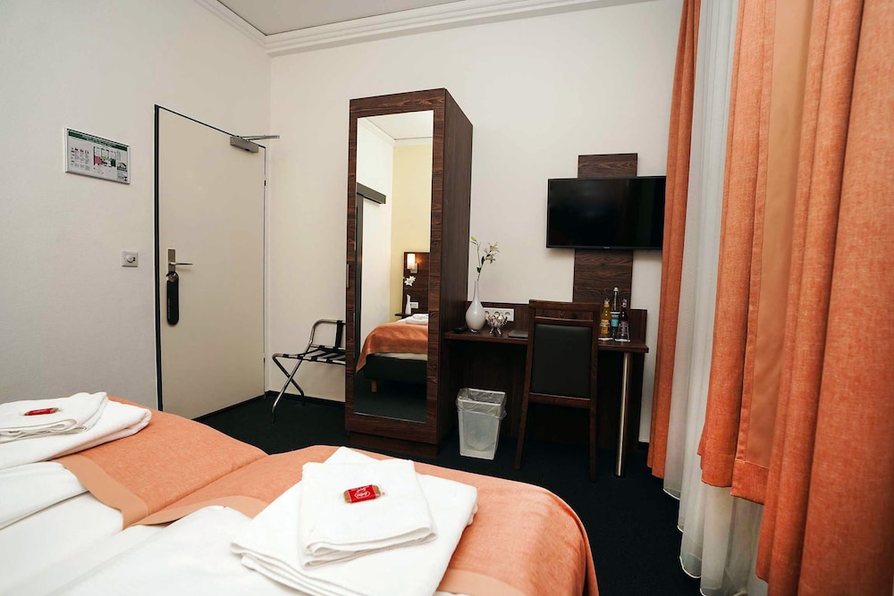 Hotel Little Paris 30/59
