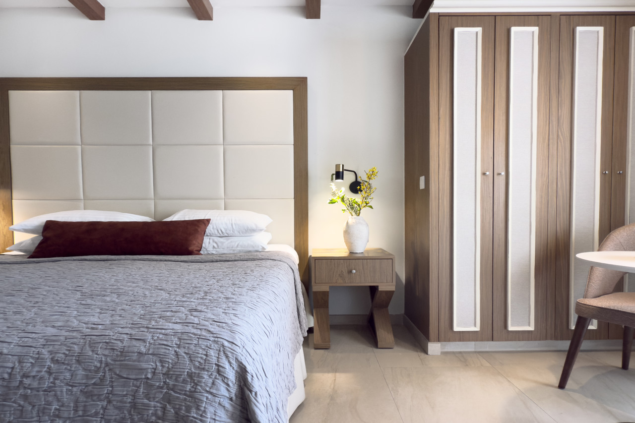 King Jason Paphos - Designed for Adults 2/10