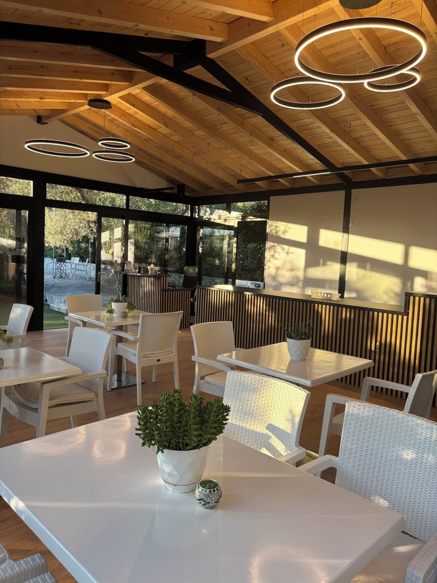 Ampoulos Rooms & Apartments 39/50